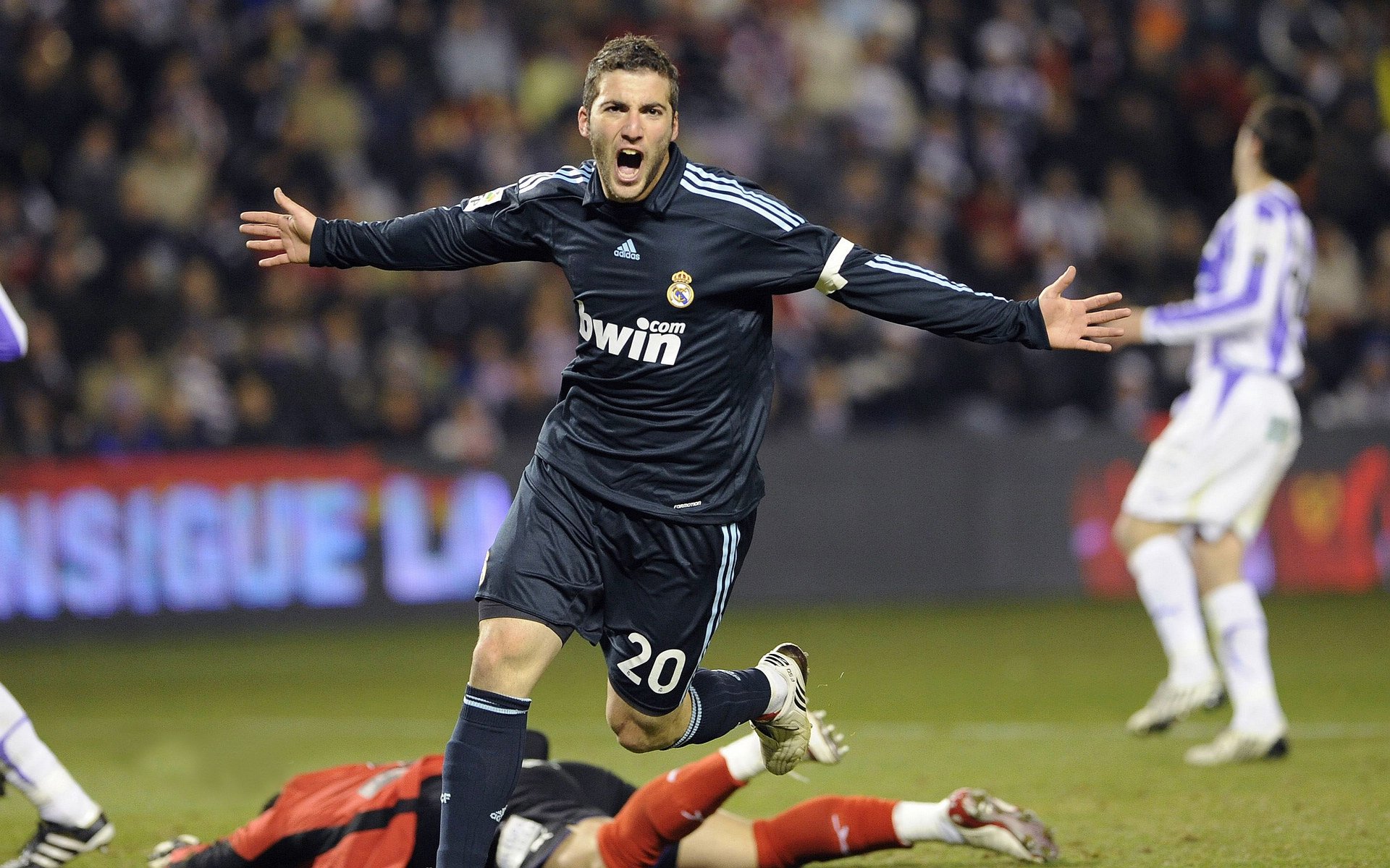 TL直播互动人气飙升，直播期间如何互动提高人气