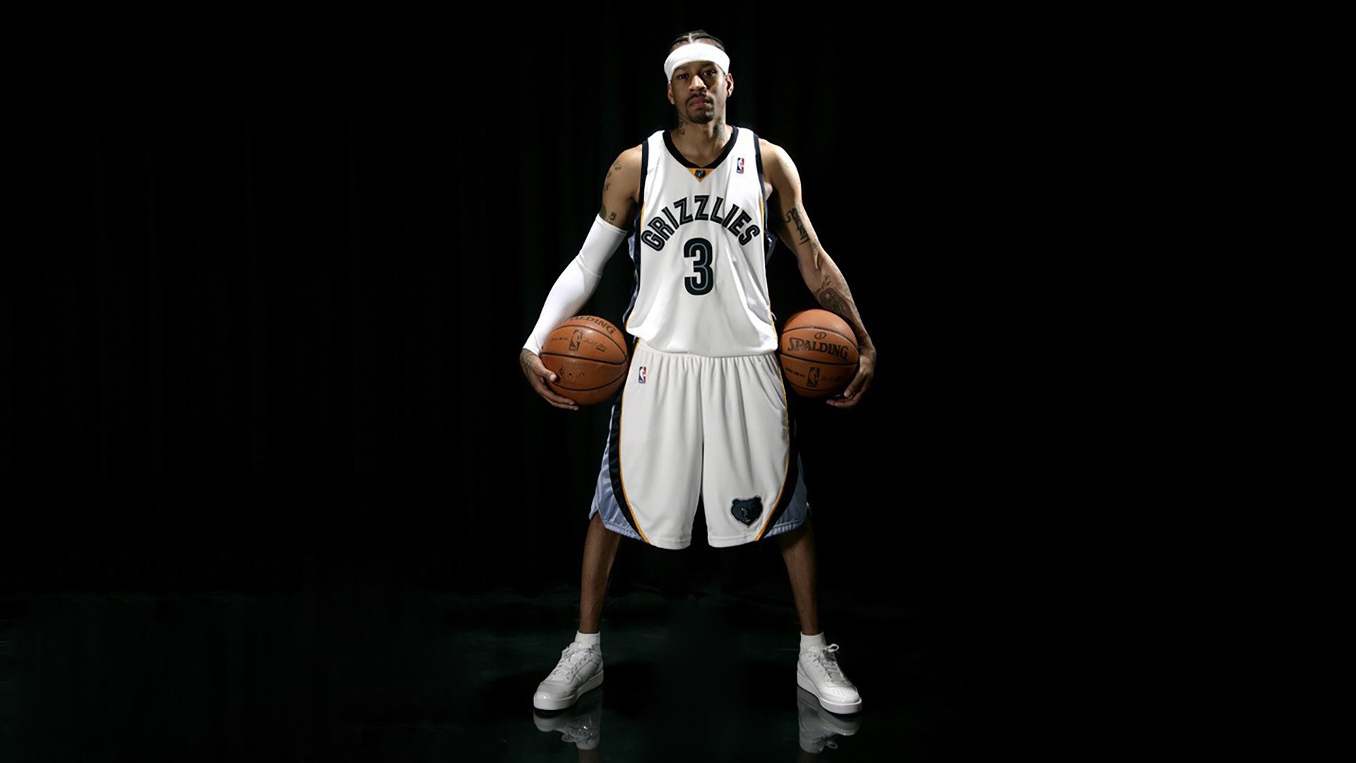 火箭球员带队参观航天城,拓展少年科学视野,火箭展厅