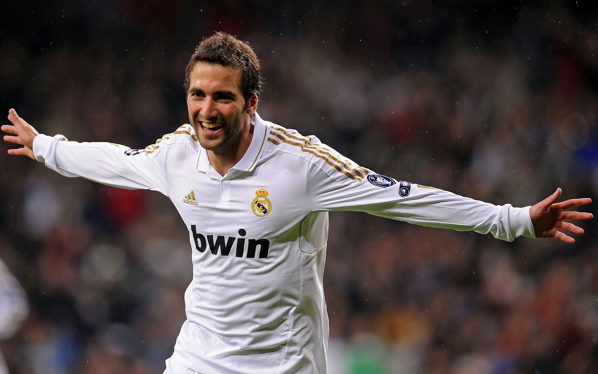 热刺主场击败桑德兰，霸占积分榜，热刺3-3